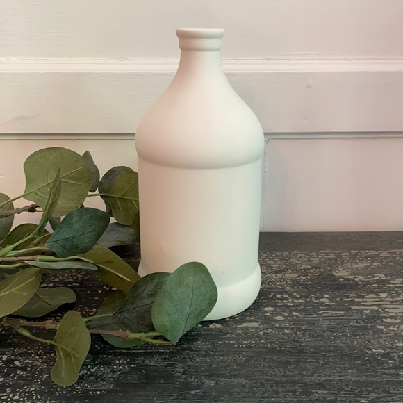 New White Bottle Vase - Picture 2 of 4
